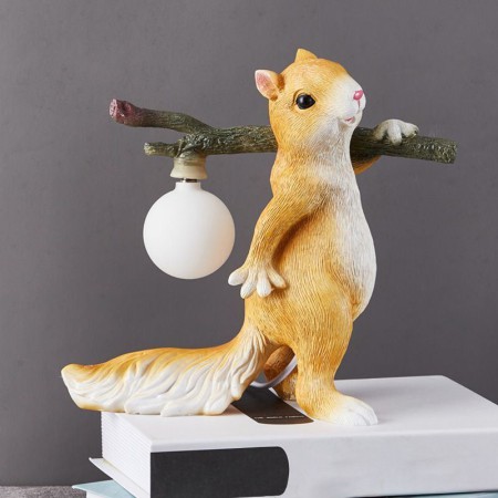 Resin Squirrel Table Lamp Animal Desk Lamp For Children's Room LED Table Light