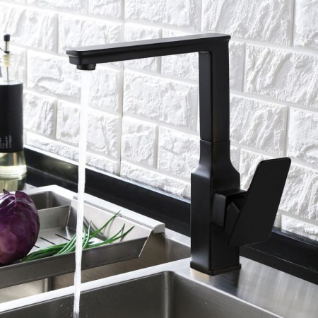 Swivel Brass Kitchen Faucet Single Lever Sink Tap Available in Black/Chrome
