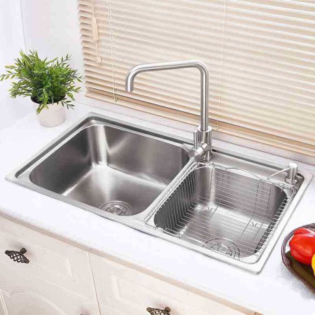 Modern Single Bowl 304 Stainless Steel Kitchen Sink with Drain Basket and Liquid Soap Dispenser